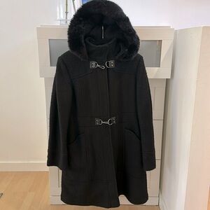 Winter coat with snap closer, faux fur hood